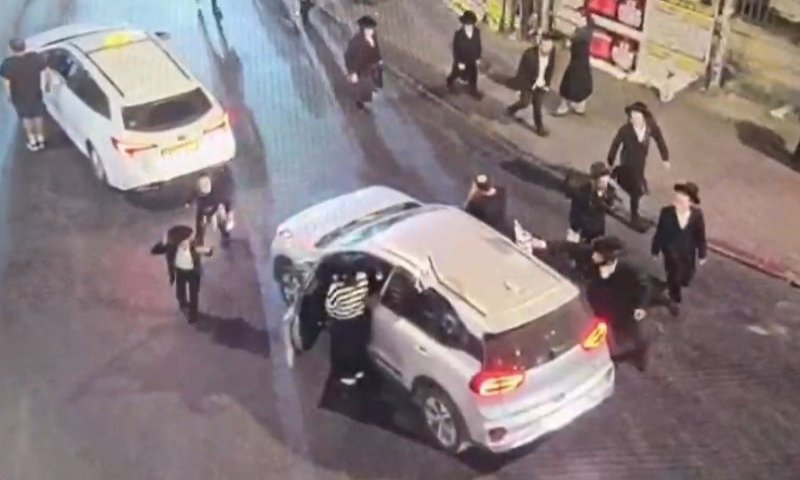 תלש דגל מ"רכב שעצר" במאה שערים? האמת נחשפה בבית המשפט - והביקורת על המשטרה