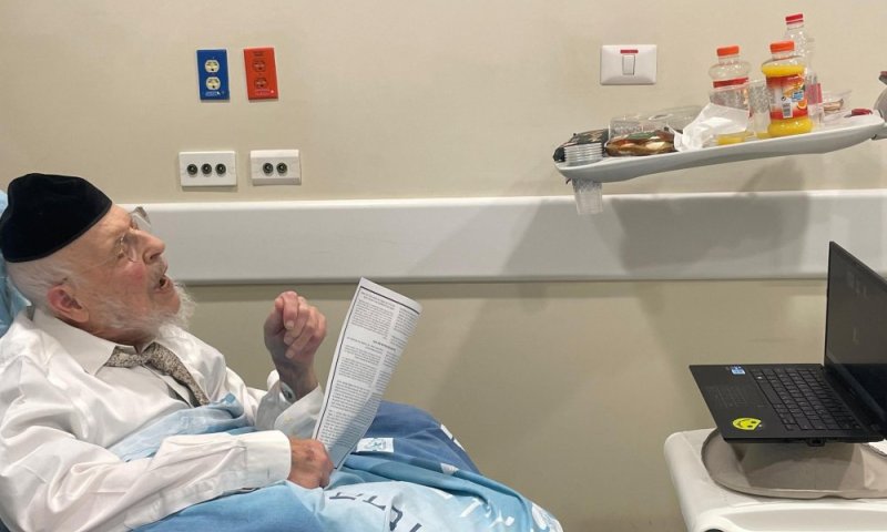 מסירות נפש: ראש הישיבה מסר את השיחה בזום מבית החולים