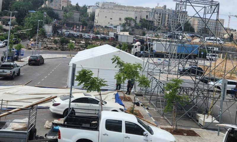 המסורת נשמרת במירון של ירושלים: חגיגות ל"ג בעומר בשמעון הצדיק