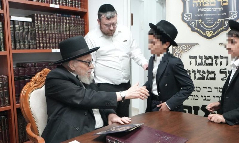 "יש לכם דלת פתוחה אצל השם יתברך. אבי היתומים הוא האבא שלכם"
