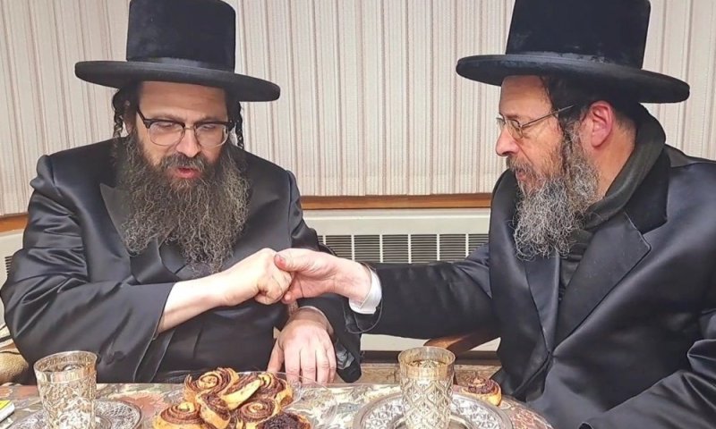 יסוד שביסוד: גאב"ד זוועהיל ישבות אצל הרבי במונסי &bull; כל אירועי וזמני שבת מברכין