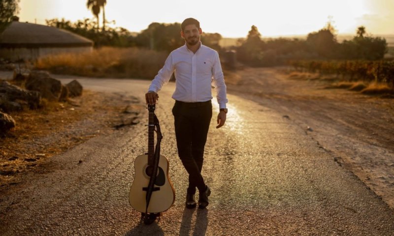 לקראת יום ירושלים: אייל צרפתי מחדש את "הכותל"