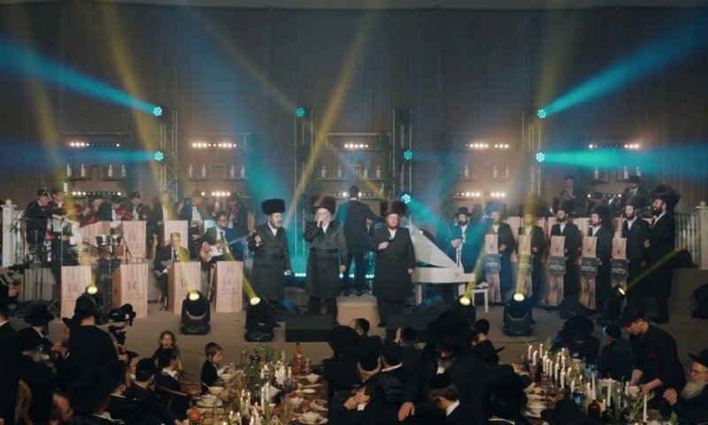 תפילה אחת שישה לחנים: מלכות, לאופר וגדולי הזמר - מחרוזת 'ובנוחה'