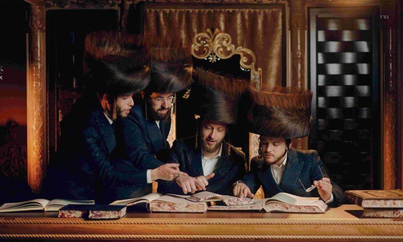 'די הייליגע תורה': שלושה זמרים בשירת הלב לחג השבועות