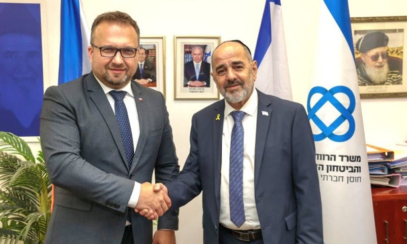 השר מרגי אירח את מקבילו הצ'כי: "צה"ל הוא הצבא המוסרי בעולם"