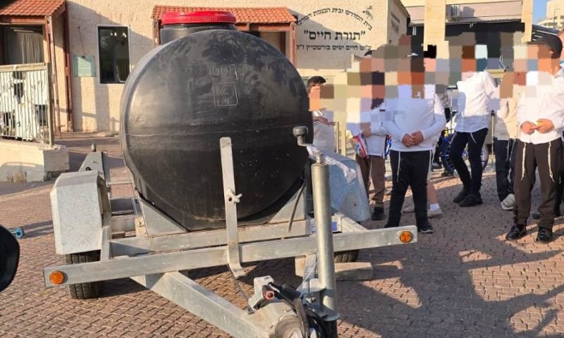 תושבי ביתר נכנסו לשבת בלי מים בברזים - העירייה הציבה מיכליות