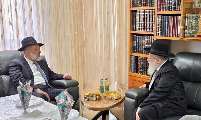 לאחר שעות של שתיקה: דרעי גינה את שריפת בית מדרשו של נשיא המועצת