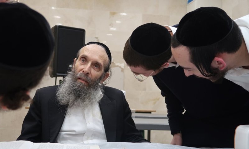 עשרות שנות הרבצת תורה מתוך ייסורים: מראות חייו של הגר"י סוקל זצ"ל 