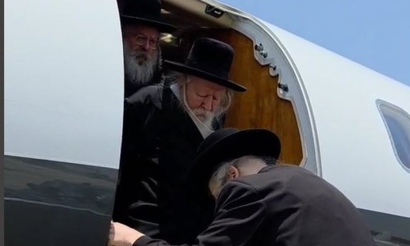 אחרי 16 יום: האדמו"ר מגור נחת בישראל | תיעוד מהמרחב האווירי
