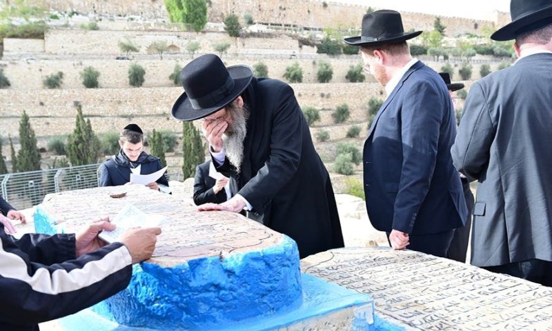 במקום בו נעצר הצורר הנאצי: המשגיח יתפלל שלא תינזקו במלחמה