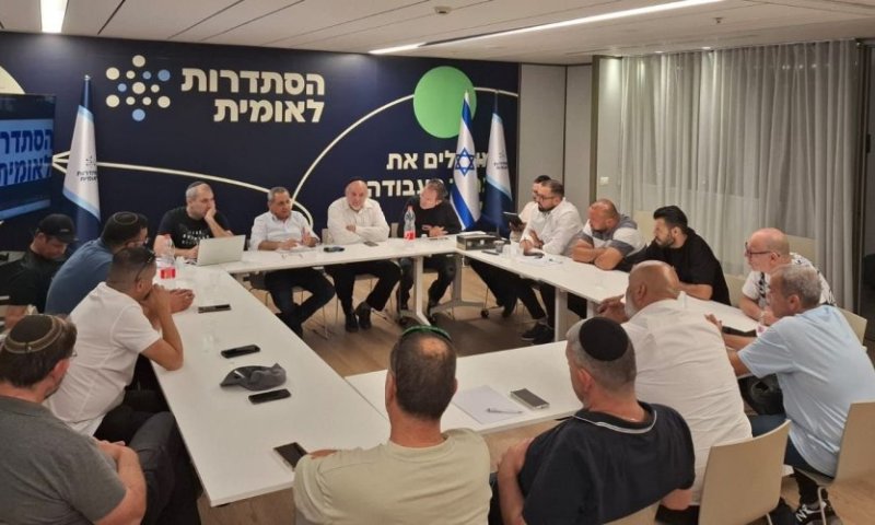 יו"ר ההסתדרות הלאומית מאיים בהשבתת התחבורה הציבורית