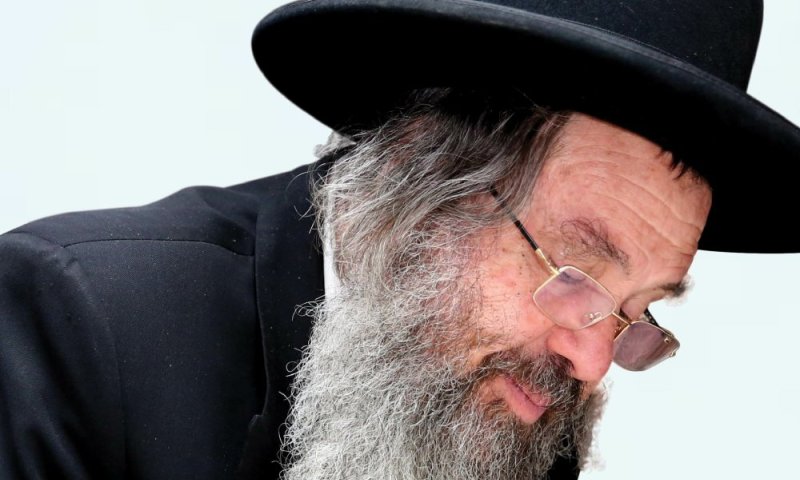 "עשרה שקלים בלבד ליתום המתחתן בחודש תמוז"