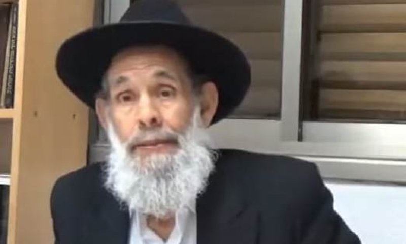 הנהיג צוותים של שוחטים: הגאון רבי מנחם שוקר זצ"ל