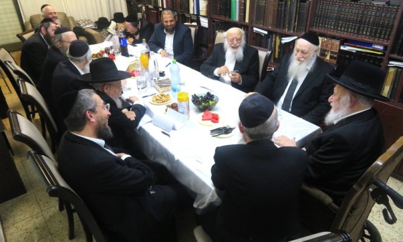 האסיפה בפוניבז' הסתיימה בשעה 1 בלילה: כמה בחורים התקבלו? 