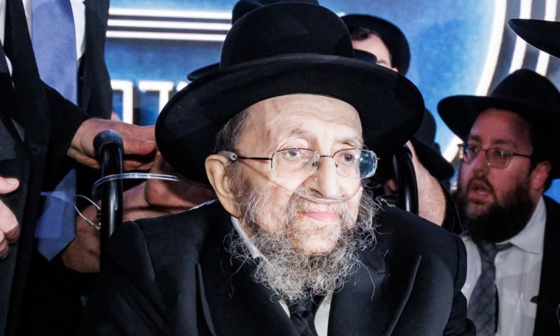 בערב שבת: זקן ראשי הישיבות בארה"ב אושפז בטיפול נמרץ