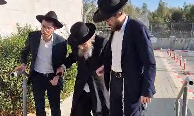 תיעוד מבית ליד: ראש הישיבה הגר"ד לנדו הגיע לכלא הצבאי