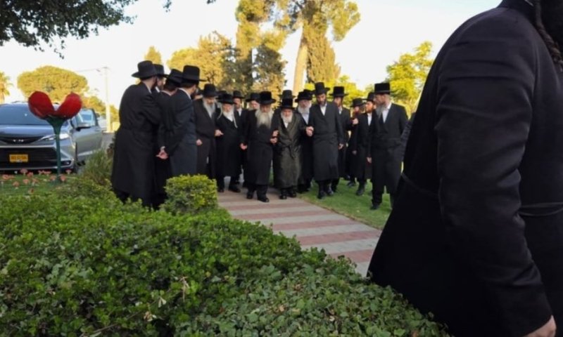 האדמו"רים מגור וויז'ניץ במנוחה באורה &bull; כל אירועי וזמני שבת נחמו