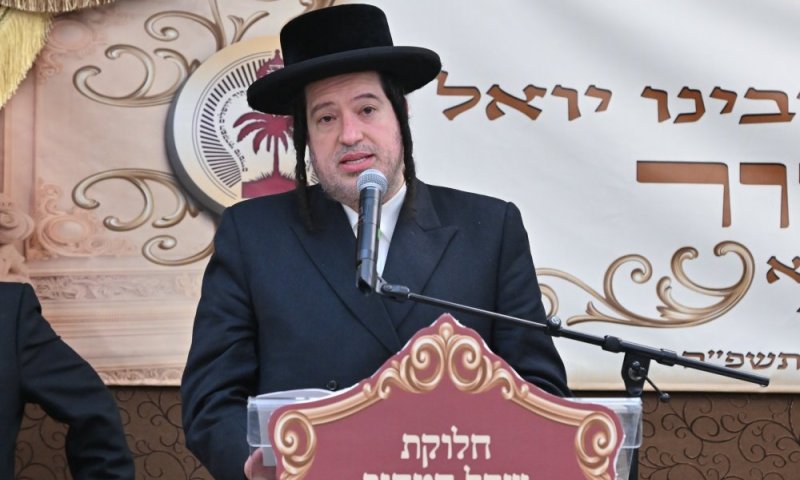 נאום המיליארדר מסאטמר: "כל&nbsp;יום&nbsp;עוצרים בחורים, עד מתי תרמו את עצמכם"