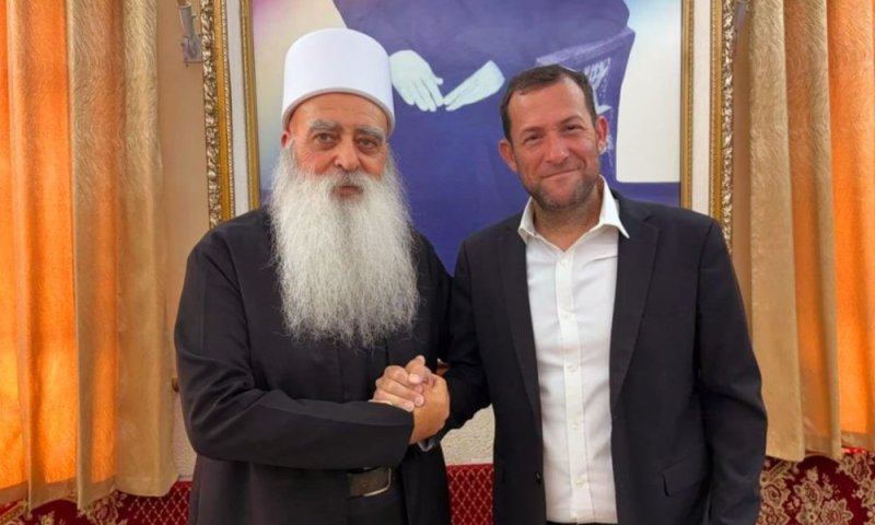 יוסי דגן עם השייח' טריף: "החלטת ממשלה ופרוייקטור לדרוזים בסווידא"