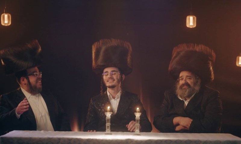 יואלי קליין ושייע גרוס מציתים מחדש: "א פייער זאל ברענען"