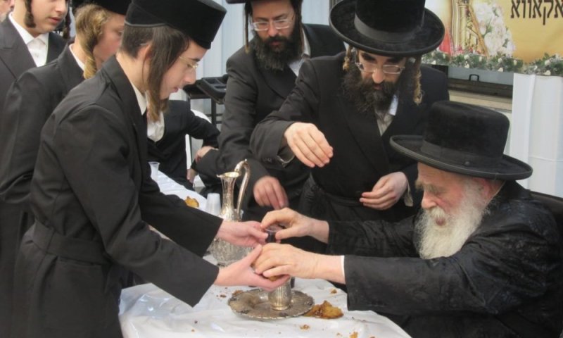 התייפח בבכי: השם שנתן הצדיק ממאקאווא לישיבה החדשה