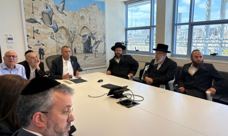 משה ליאון כינס את מנהלי הסמינרים והכריז על פתרון המשבר - "לא תהיה אפליה"