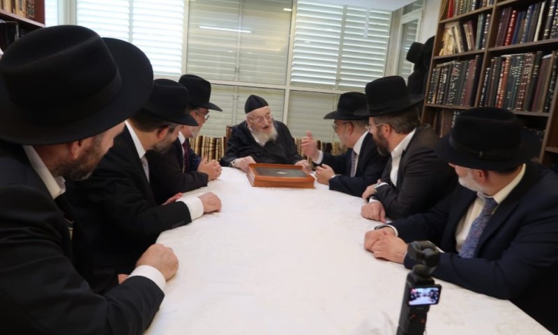 עם דמעות בעיניים | הגרמ"צ ברגמן לח"כים: "אם אין לנו בני ישיבות - אין לנו כלום"
