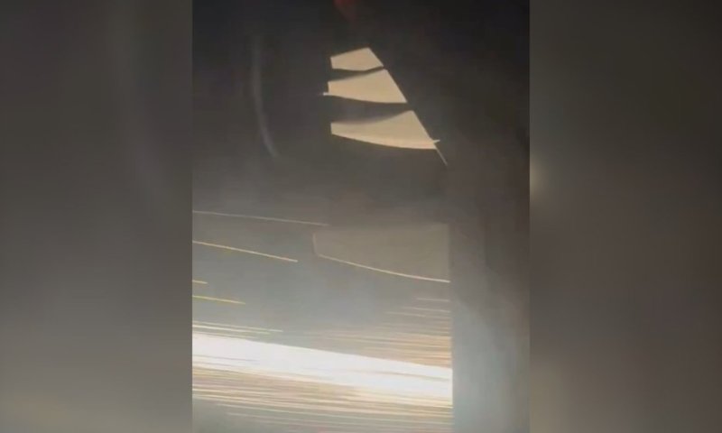 דרמה בשחקים: מטוס נוסעים נפגע מברק ונאלץ לבצע נחיתת חירום