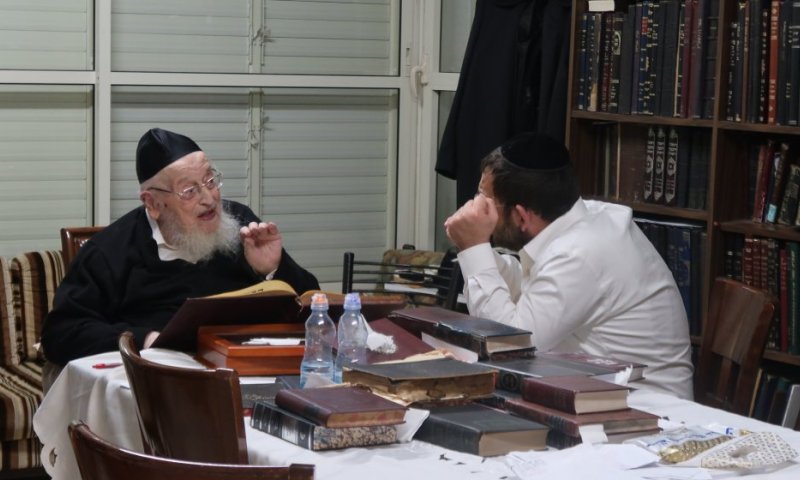 ראש הישיבה הגרמ"צ ברגמן כשנשמעה אזעקה: להגיד "מזמור לדוד"&nbsp;
