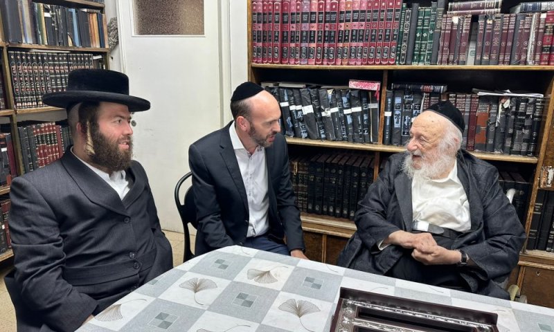 זכו לברכתו: ראשי חברת המימון "מימונדלן" נועדו עם ראש הישיבה הגרב"ד פוברסקי