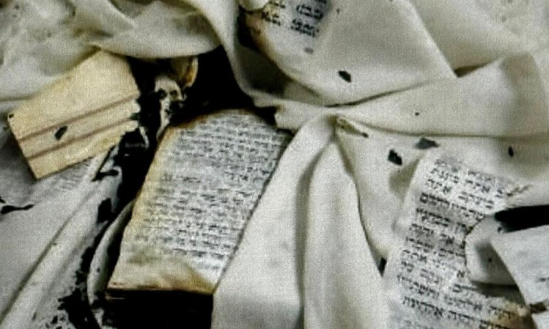 הלם וזעזוע: תושב בית שמש הצית בית כנסת בירושלים 