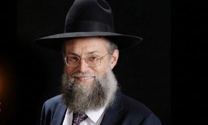 המלמד מברכפלד התכונן לשבת הכין את הנרות - התמוטט ונפטר