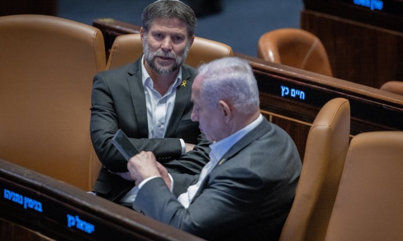 הלחצים על סמוטריץ' לפני ההצבעה: "למה להכניס אצבע בעין"