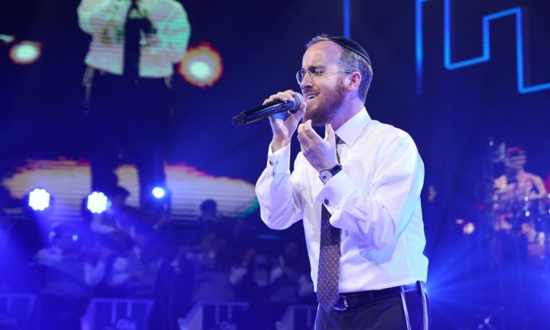 ״מלך רחמן״ &ndash; נפתלי קמפה עם סינגל-קליפ חדש 