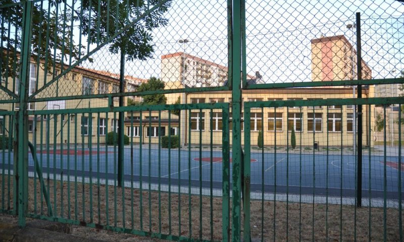 מקרה הזוי באנגליה: רכש דירת שלושה חדרים וגילה שיש בבעלותו גם בית ספר עם מאות תלמידים