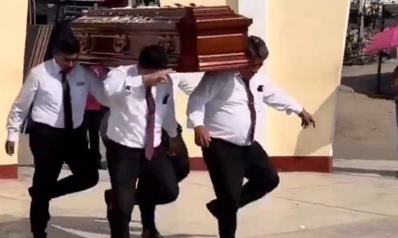 חגיגה או אבל? המנהג המוזר שצובר תאוצה בהלוויות בפרו