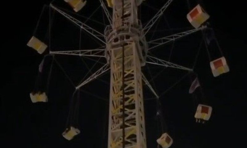 תקלה בגובה 40 מטרים: 14 בני אדם נלכדו במתקן שעשועים במוסקבה