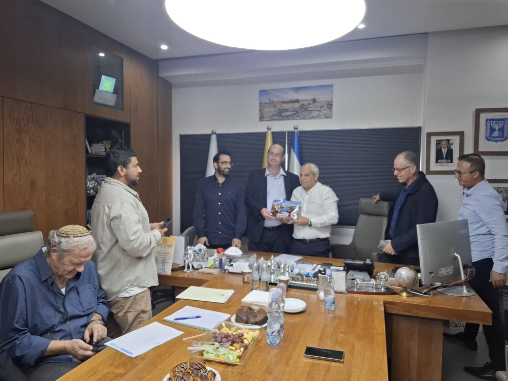 באדיבות המצלם