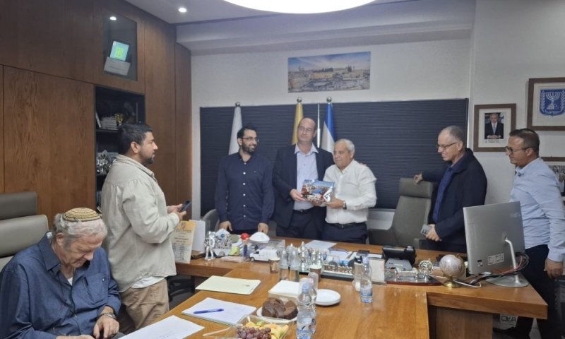 כור של העשרה: דימונה הציגה - ליבה חינוכית ותורנית