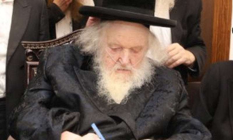 למעלה מ-700 איש נענו לקריאת הגר"מ שטרנבוך, והכמות מוגבלת