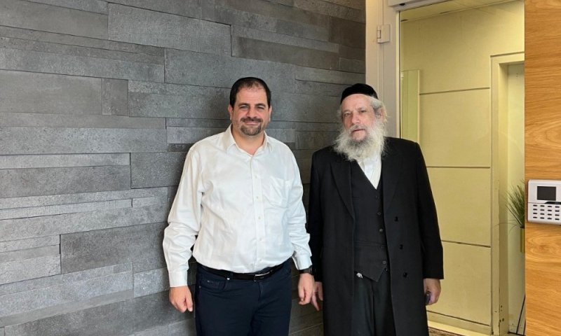 ראש עיריית בני ברק הרב חנוך זייברט סייר במשרד עו"ד יוסף ויצמן והתרשם מהתרחבותו