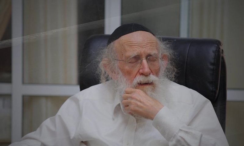 סכנה רוחנית: אם צעירה נאבקת על חינוך ילדיה והגר"ש גלאי נחלץ לעזרתה 