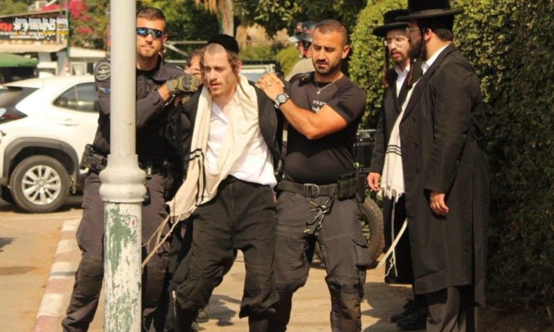 נכד האדמו"ר שנעצר בהפגנות ביהוד ונכלא בעוון עריקות כבדה, שוחרר&nbsp;אחרי&nbsp;3&nbsp;חודשים