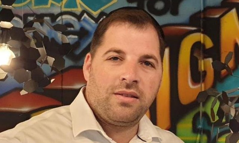 פרישת טרופר: המסמר האחרון בארון הקבורה הפוליטי של המותג 'כחול לבן'