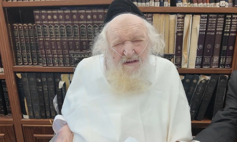 פוסק הדור בדברים חותכים וברורים: "יהיה להם פרנסה בשפע רב! בשפע רב!"