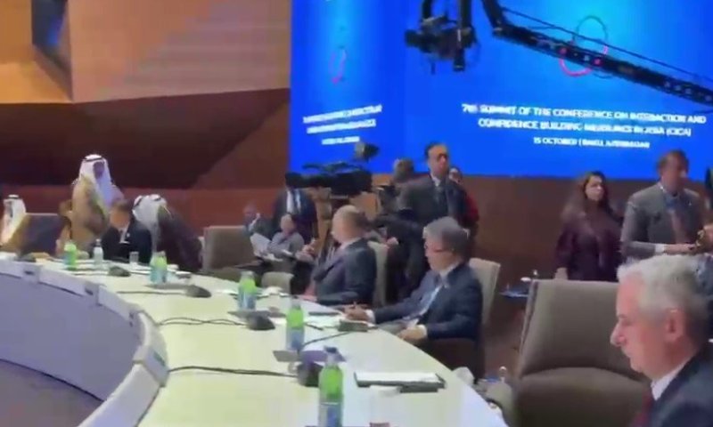 בזמן נאום הנשיא הרצוג באזרבייג&rsquo;ן: נציגי איראן, טורקיה ופקיסטן נטשו את האולם