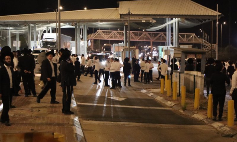 נכד ראש הישיבה הליטאי נעצר ליד יער בן שמן והוסגר למשטרה הצבאית | צפו במהומות