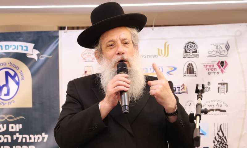 חנוך זייברט בראיון סוער: "בני ברק לא קורסת - היא בתהליך ייעול"