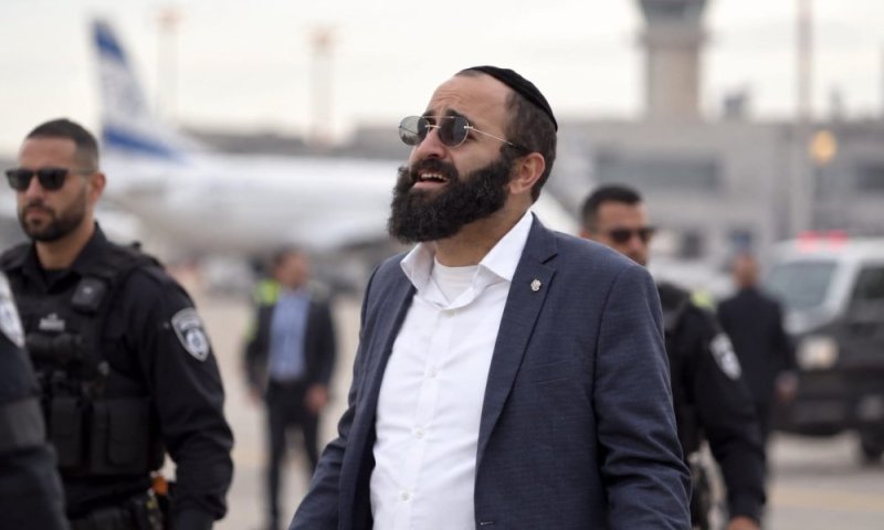 "5 שעות חקירה, בדיקת DNA ובלי מזוודות": הדרמה של אלחנן משמרתי בדרך מאומן