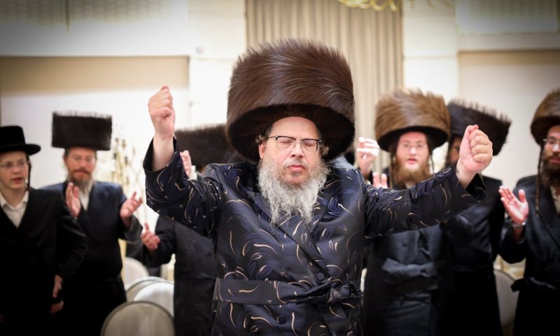 תיעוד מסכם: המונים בחתונת בת הזקונים של הרבי מבאסטאן